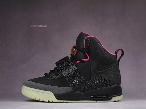 nike air yeezy blink replica|nike air yeezy net.